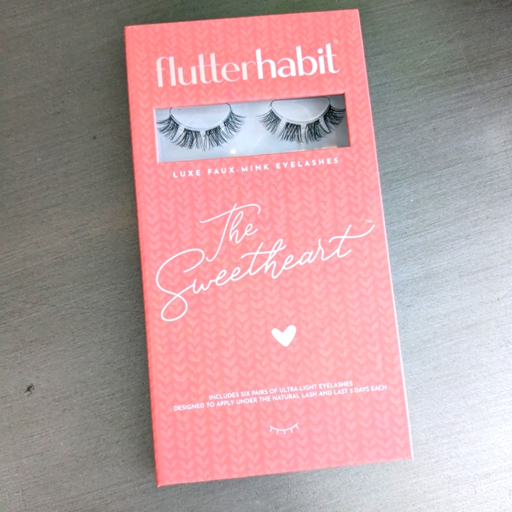 Flutter Habit eyelashes